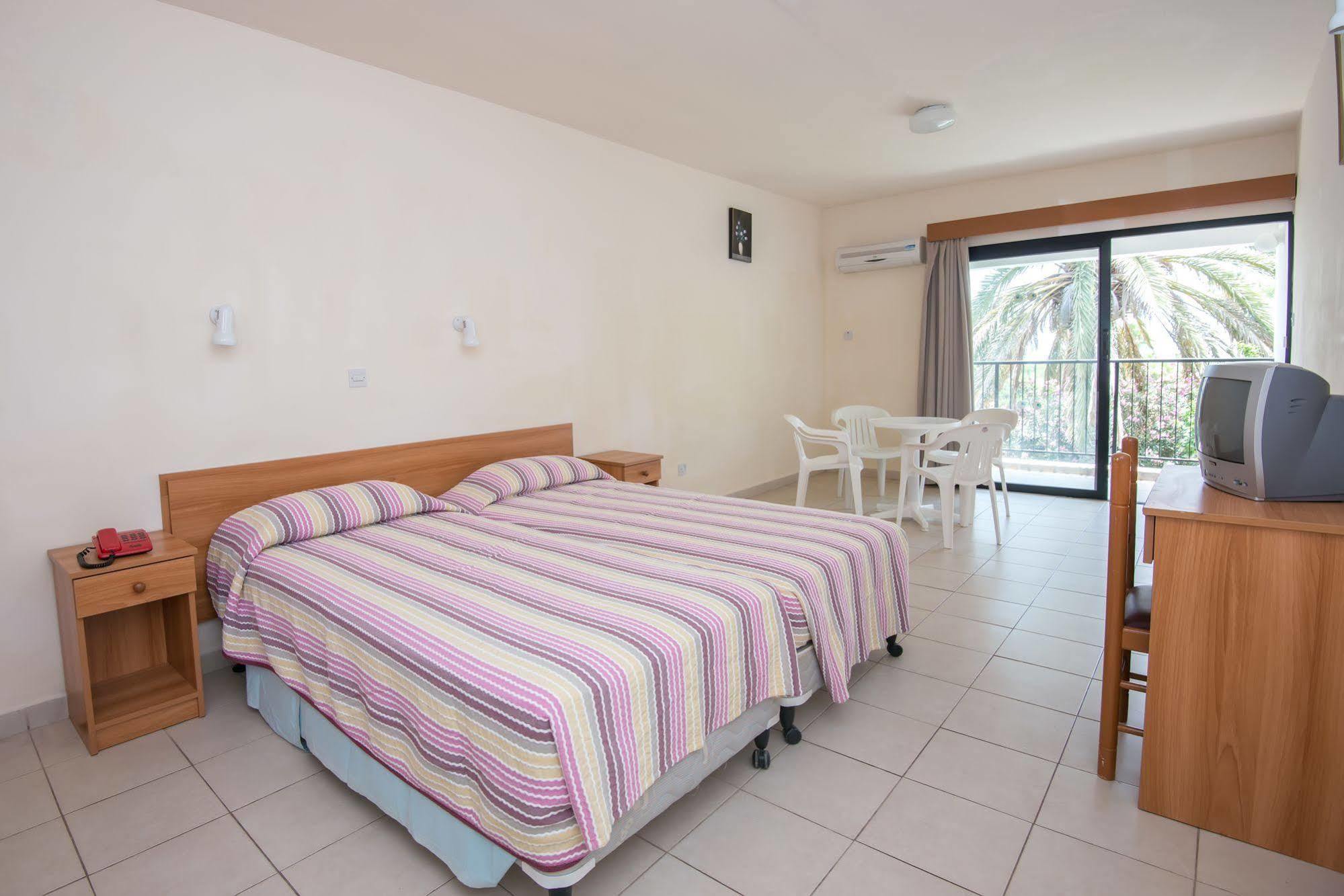 Kkaras Hotel Ayia Napa Bagian luar foto