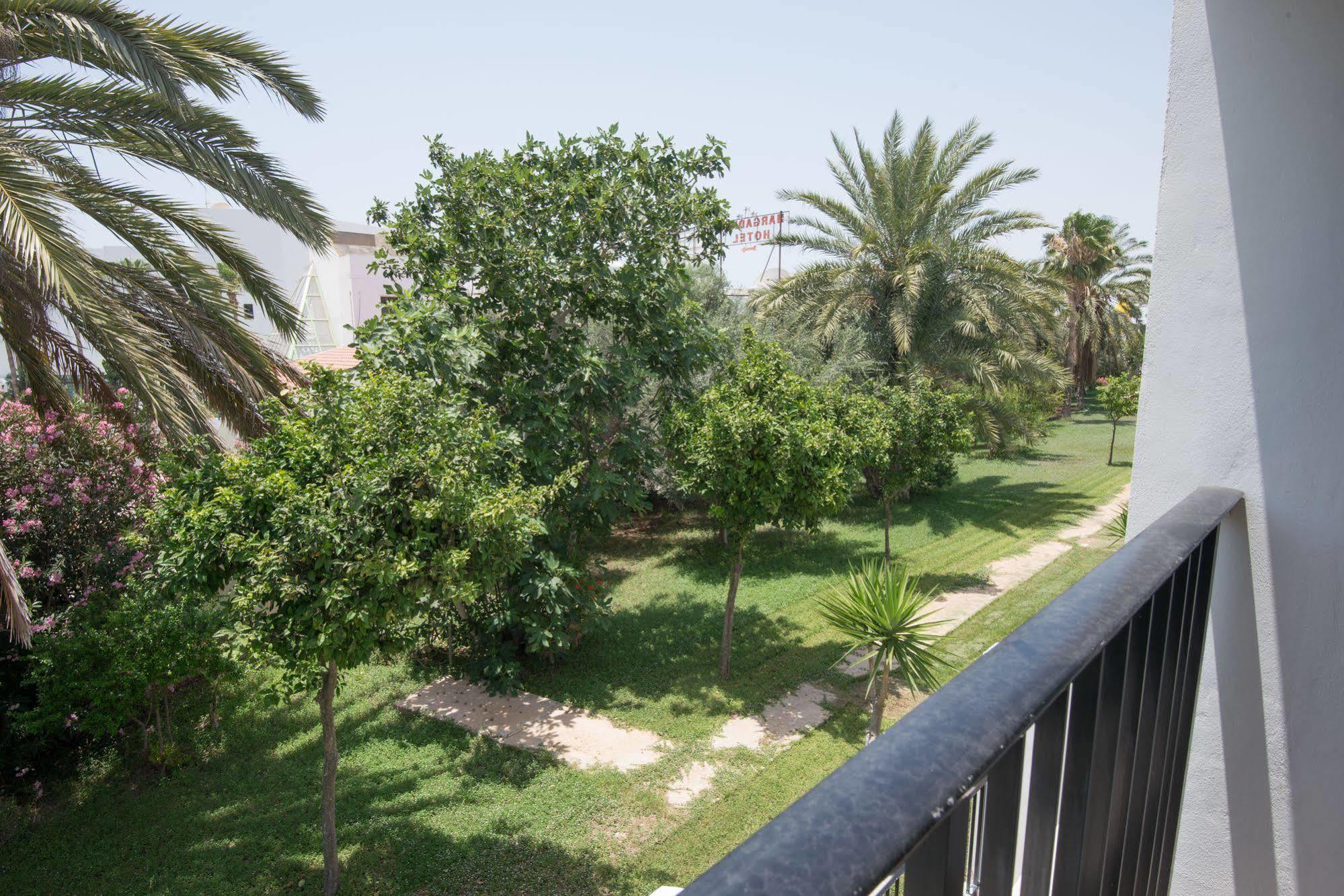 Kkaras Hotel Ayia Napa Bagian luar foto